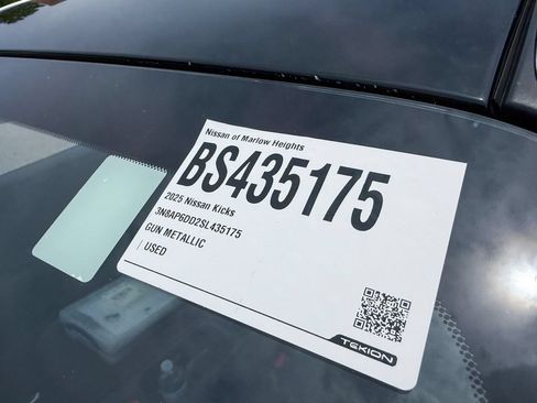 Certified 2025 Nissan Kicks SR w/ SR Premium Package AWD/4WD image 39