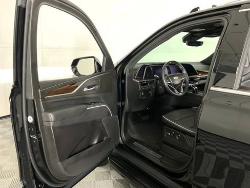 Certified 2024 Cadillac Escalade ESV Premium Luxury image 25