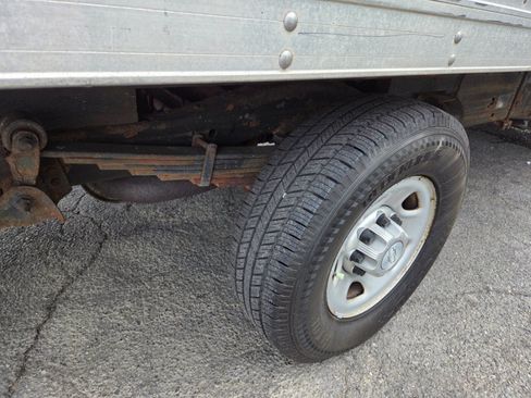 Used 2015 Chevrolet Express 3500 RWD image 3