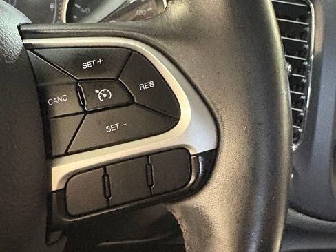 Used 2018 Jeep Compass Latitude AWD/4WD image 24