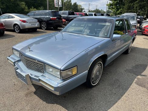 Used 1990 Cadillac De Ville Coupe FWD image 2