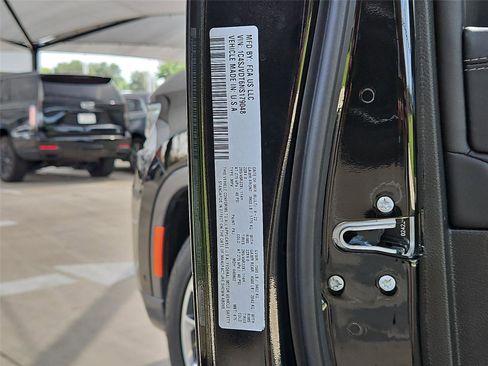 Used 2022 Jeep Wagoneer Series III w/ Premium Group I AWD/4WD image 24