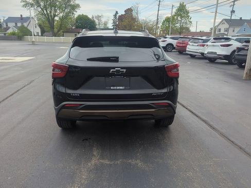 Certified 2025 Chevrolet Trax ACTIV w/ Sunroof Package FWD image 12