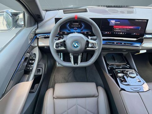 New 2026 BMW i5 w/ Executive Package AWD/4WD image 4