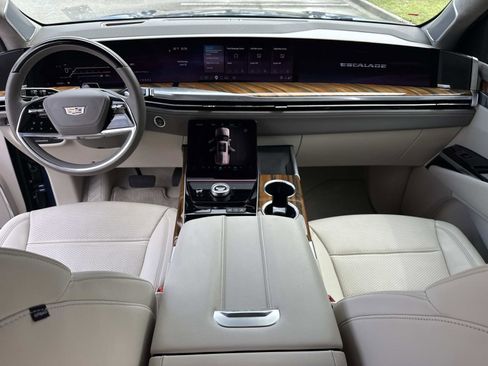 Used 2025 Cadillac Escalade Sport Platinum AWD/4WD image 20