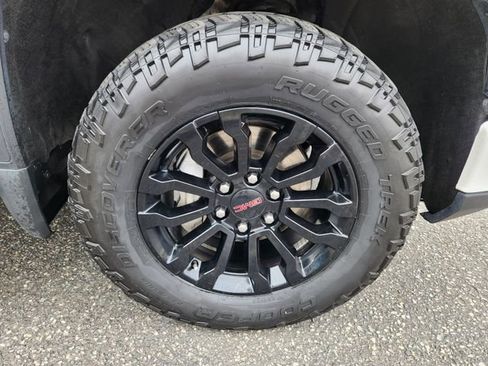 Used 2022 GMC Sierra 1500 AT4X image 23