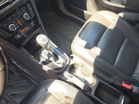 Used 2018 Buick Encore Essence FWD image 26