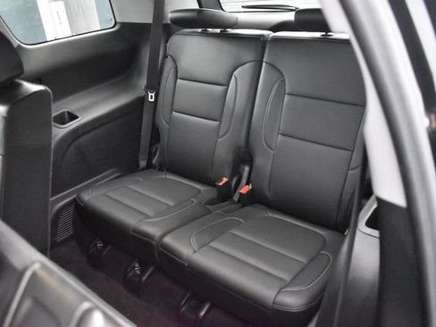 Used 2023 GMC Acadia SLT AWD/4WD image 34