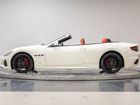 Used 2018 Maserati GranTurismo Sport image 17