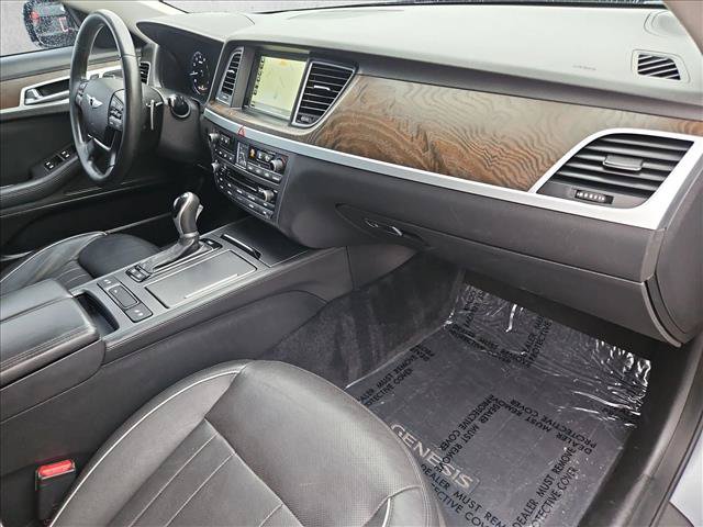 Used 2015 Hyundai Genesis 5.0 RWD image 22