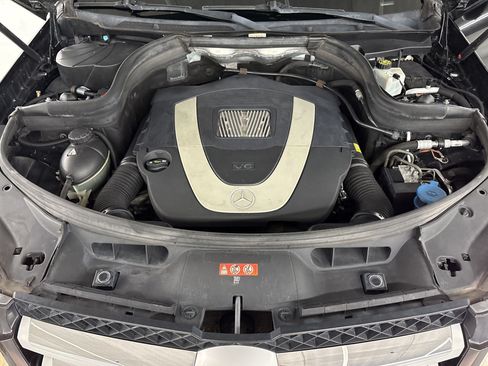 Used 2010 Mercedes-Benz GLK 350 4MATIC image 32