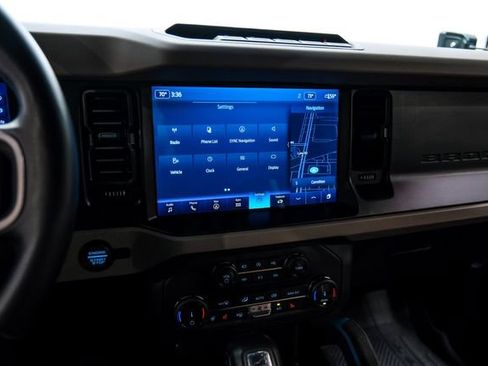 Used 2022 Ford Bronco Wildtrak image 68