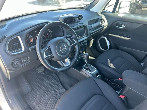 Used 2018 Jeep Renegade Latitude w/ Advanced Technology Group AWD/4WD image 26