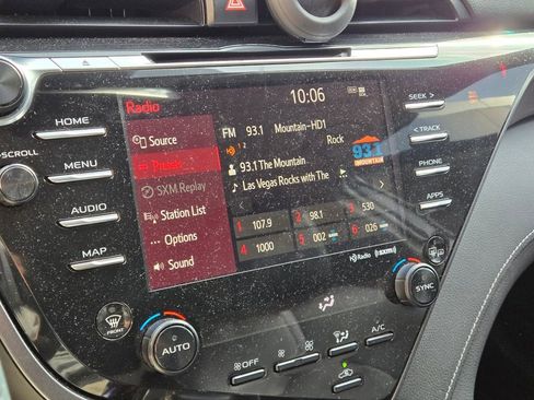 Used 2020 Toyota Camry XSE image 10