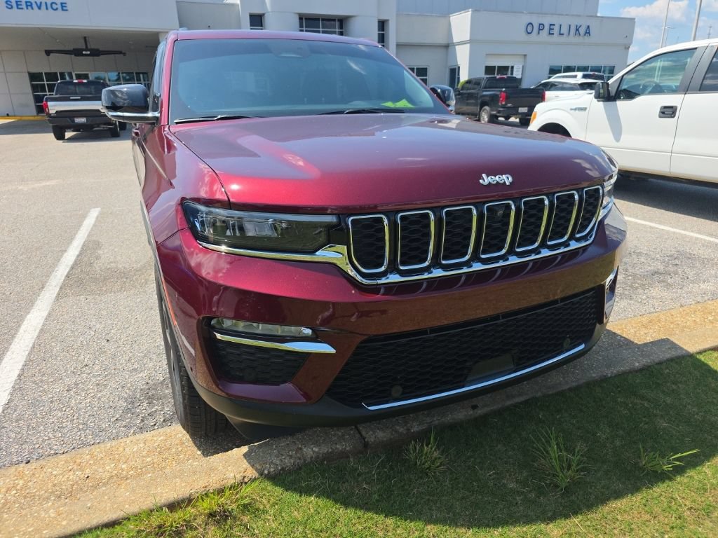 Used 2024 Jeep Grand Cherokee Limited w/ Luxury Tech Group II RWD image 8