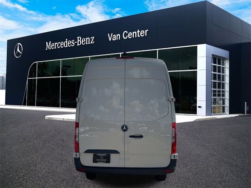 New 2025 Mercedes-Benz Sprinter 2500 image 4