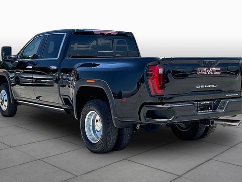 Used 2024 GMC Sierra 3500 Denali w/ Denali Reserve Package AWD/4WD image 12