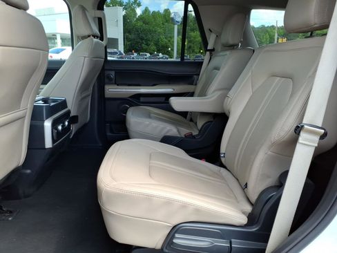 Used 2024 Ford Expedition Limited RWD image 18