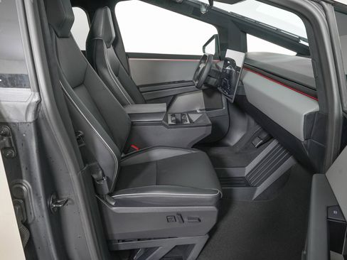 Used 2025 Tesla Cybertruck AWD Crew Cab image 10