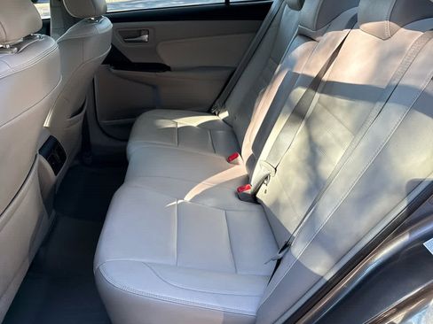 Used 2016 Toyota Camry XLE image 12