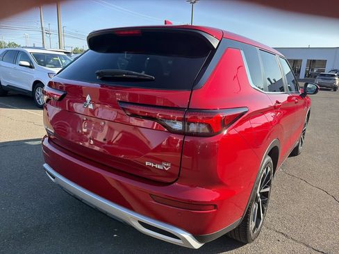 Used 2023 Mitsubishi Outlander SE AWD/4WD image 5