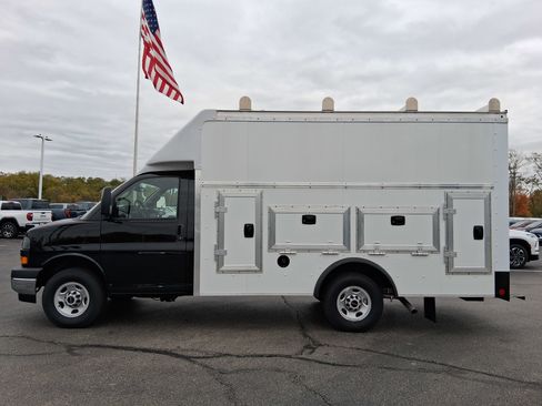 New 2025 GMC Savana 3500 w/ Power Convenience Package image 4