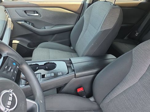 Used 2023 Nissan Rogue SV FWD image 17