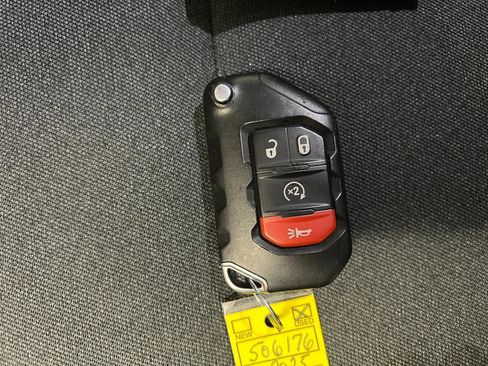 Used 2025 Jeep Wrangler Unlimited Sahara AWD/4WD image 61