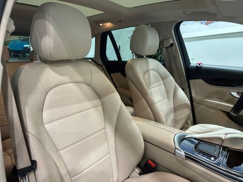 Used 2021 Mercedes-Benz GLC 300 w/ Premium Package image 49