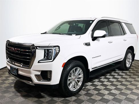 Used 2022 GMC Yukon SLT w/ SLT Premium Package image 4