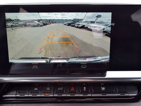 Used 2026 GMC Sierra 1500 SLT AWD/4WD image 12