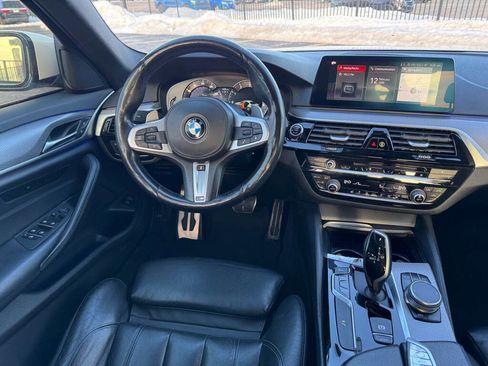 Used 2019 BMW 530i xDrive w/ M Sport Package image 5