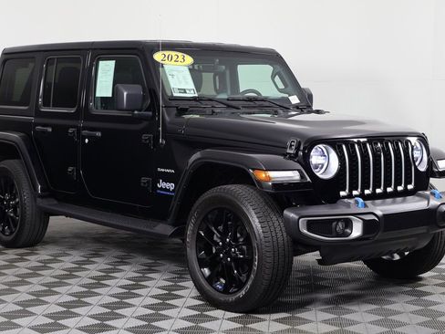 Used 2023 Jeep Wrangler Unlimited Sahara w/ Cold Weather Group image 3
