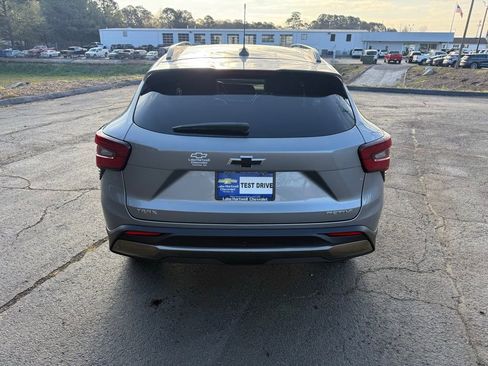 New 2026 Chevrolet Trax ACTIV w/ Sunroof Package image 4