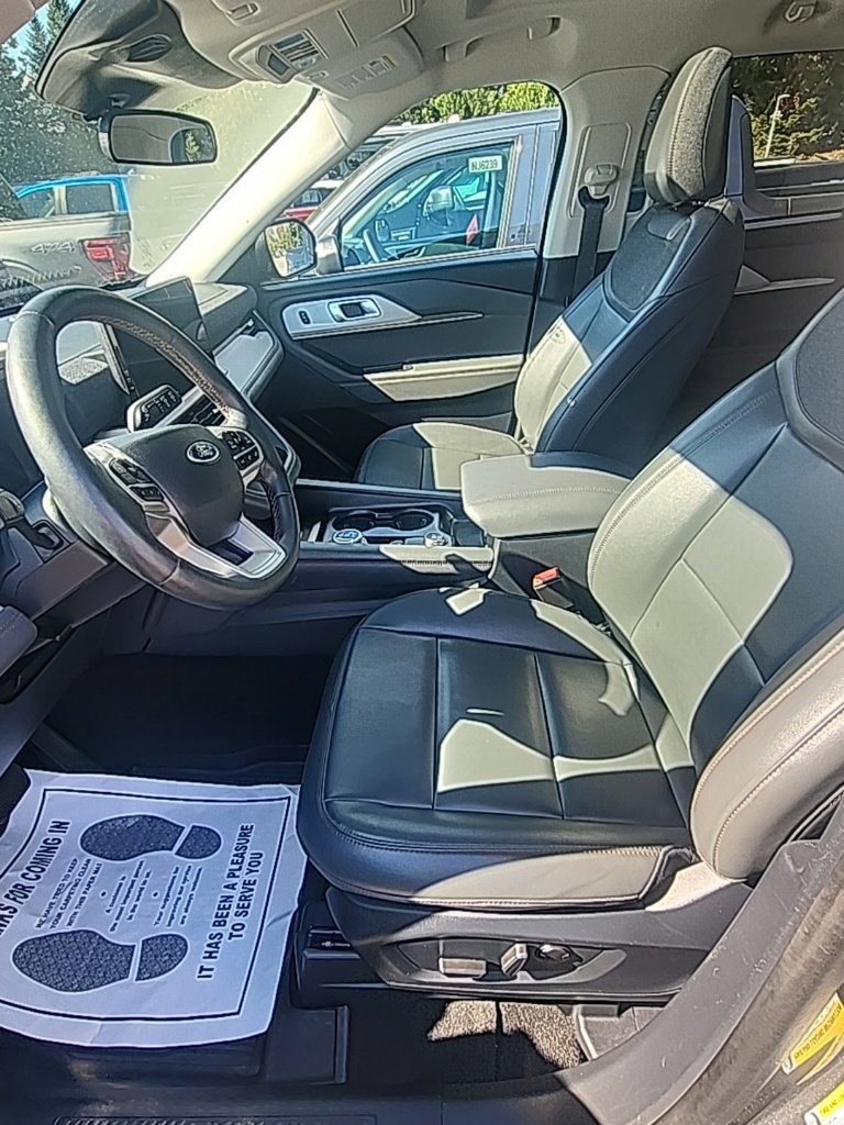 Used 2025 Ford Explorer Active w/ Active Comfort Package AWD/4WD image 15