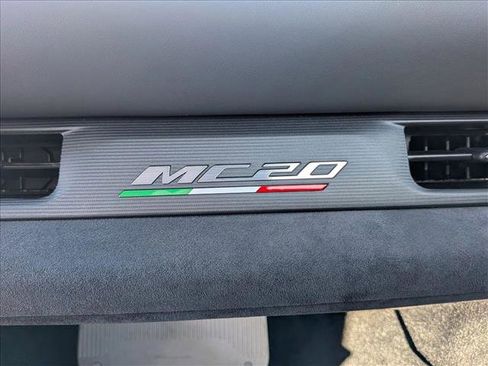 Used 2022 Maserati MC20 Coupe image 20