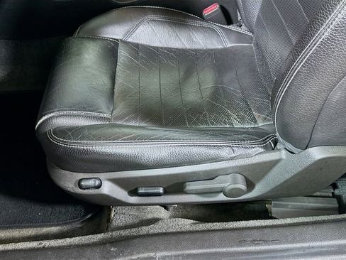 Used 2011 Ford Mustang Premium image 18