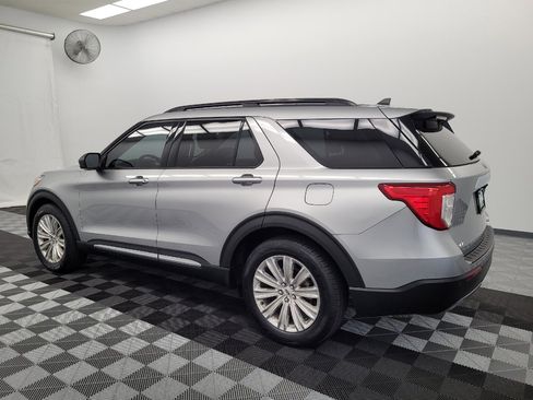 Used 2021 Ford Explorer XLT w/ Equipment Group 202A RWD image 3