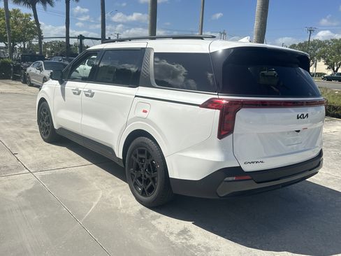 New 2026 Kia Carnival SX FWD image 9
