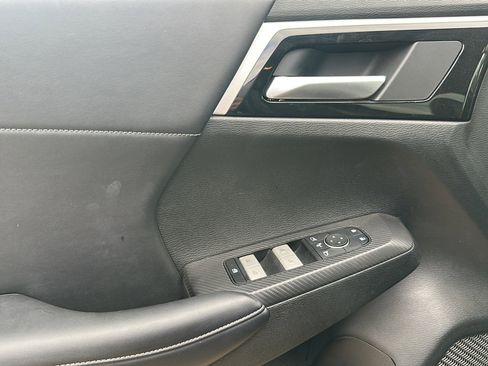 Used 2024 Mitsubishi Outlander SE image 12