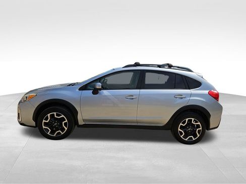Used 2017 Subaru Crosstrek 2.0i Premium w/ Moonroof Package image 4