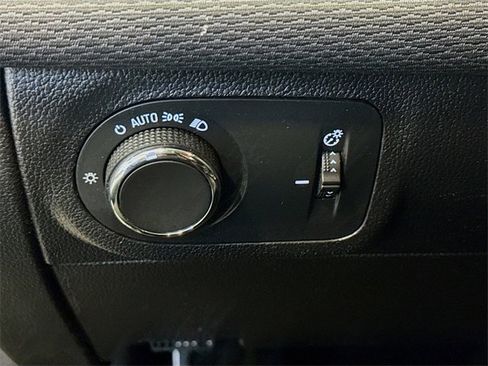 Used 2018 Chevrolet Cruze LT w/ Convenience Package image 10