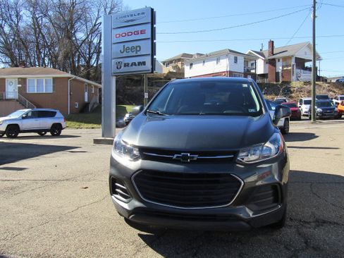 Used 2020 Chevrolet Trax LS w/ Tint and Cruise Package image 4
