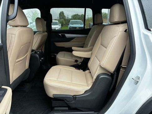 Used 2025 Buick Enclave Preferred FWD image 31