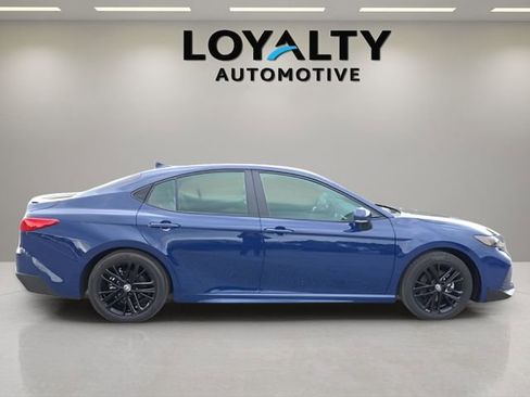 Used 2026 Toyota Camry SE w/ Convenience Package FWD image 6