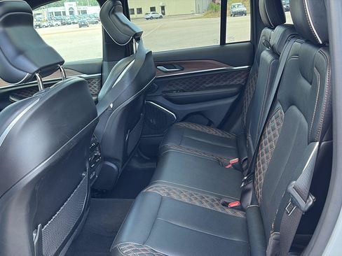 Used 2025 Jeep Grand Cherokee Summit w/ Obsidian Package AWD/4WD image 6