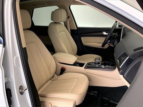 Certified 2023 Audi Q5 2.0T Premium Plus image 7