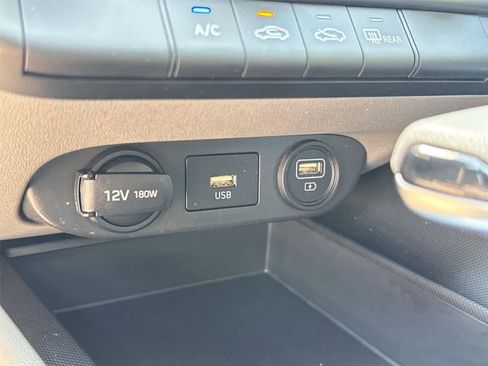 Used 2023 Hyundai Elantra SE FWD image 25