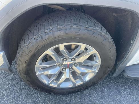 Used 2019 GMC Sierra 1500 SLT w/ SLT Premium Plus Package AWD/4WD image 9
