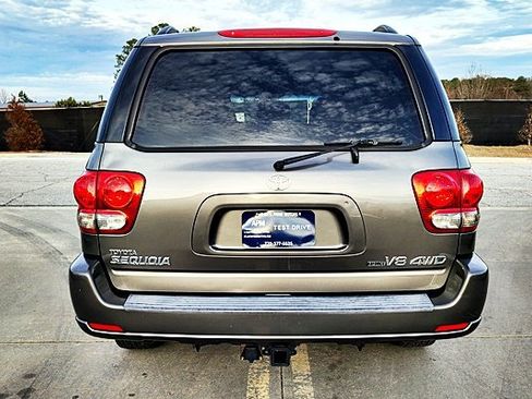 Used 2007 Toyota Sequoia SR5 AWD/4WD image 8